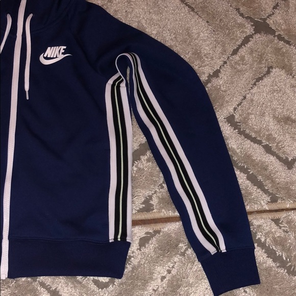 Nike Zip-Up - Picture 2 of 4